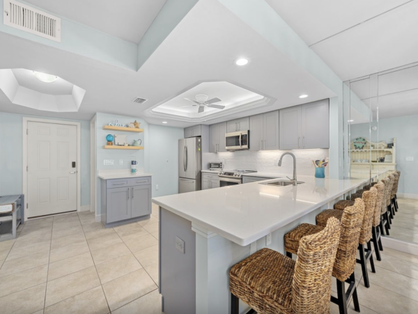 Sanibel Vacation Condo Sleeps Six Guests.